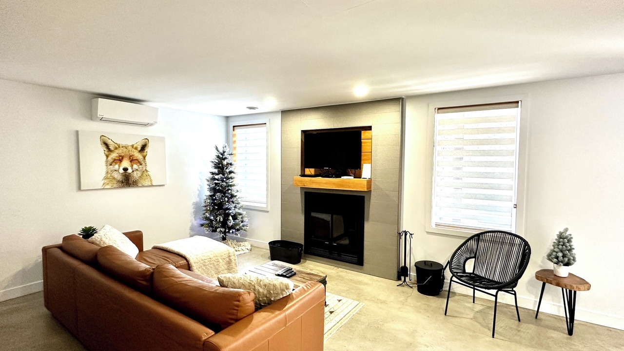 Photo of Livingroom in Sainte-Marguerite-du-Lac-Masson