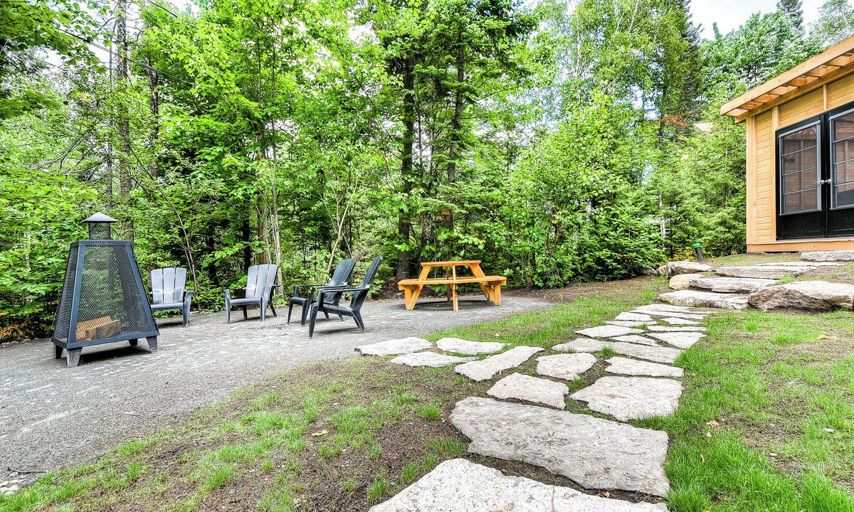 Photo of Patio Balcony in Sainte-Marguerite-du-Lac-Masson