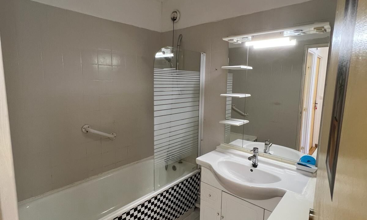 Photo of Bathroom in Parc aux lievres