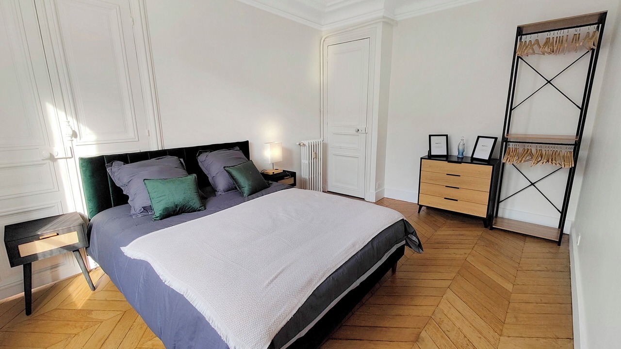 Photo of Bedroom in Val-de-Grace