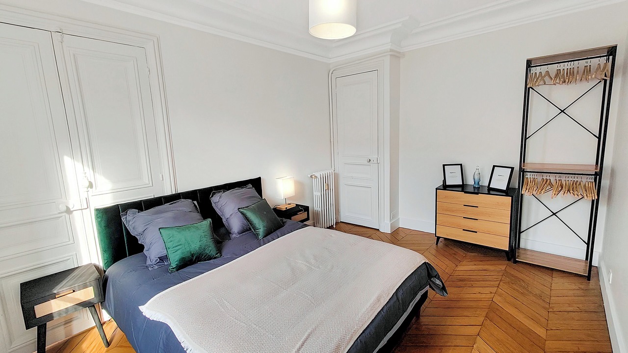 Photo of Bedroom in Val-de-Grace