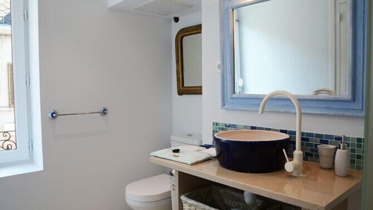 Photo of Bathroom in Dun-le-Palestel