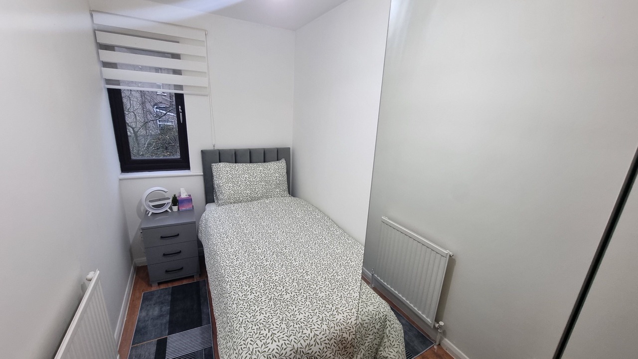 Photo of Others in Dudden Hill