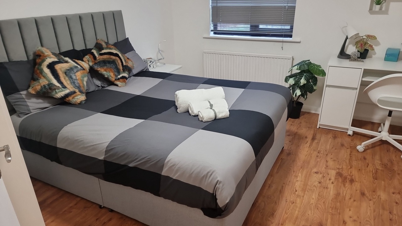 Photo of Others in Dudden Hill