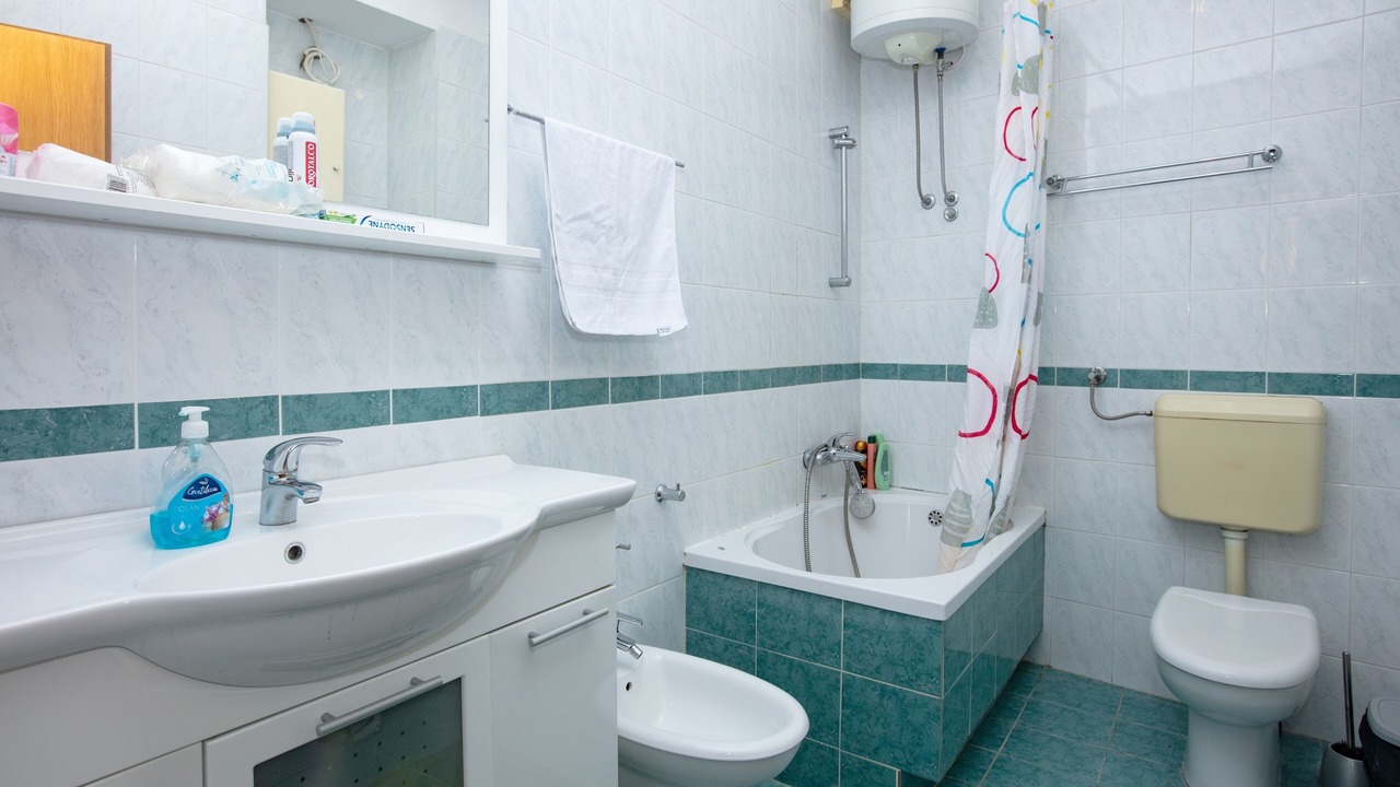 Photo of Bathroom in Grad