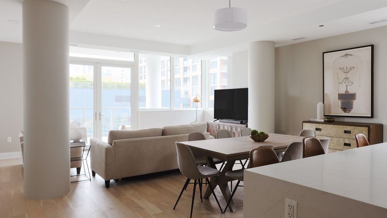 Photo of Livingroom in Near North Side