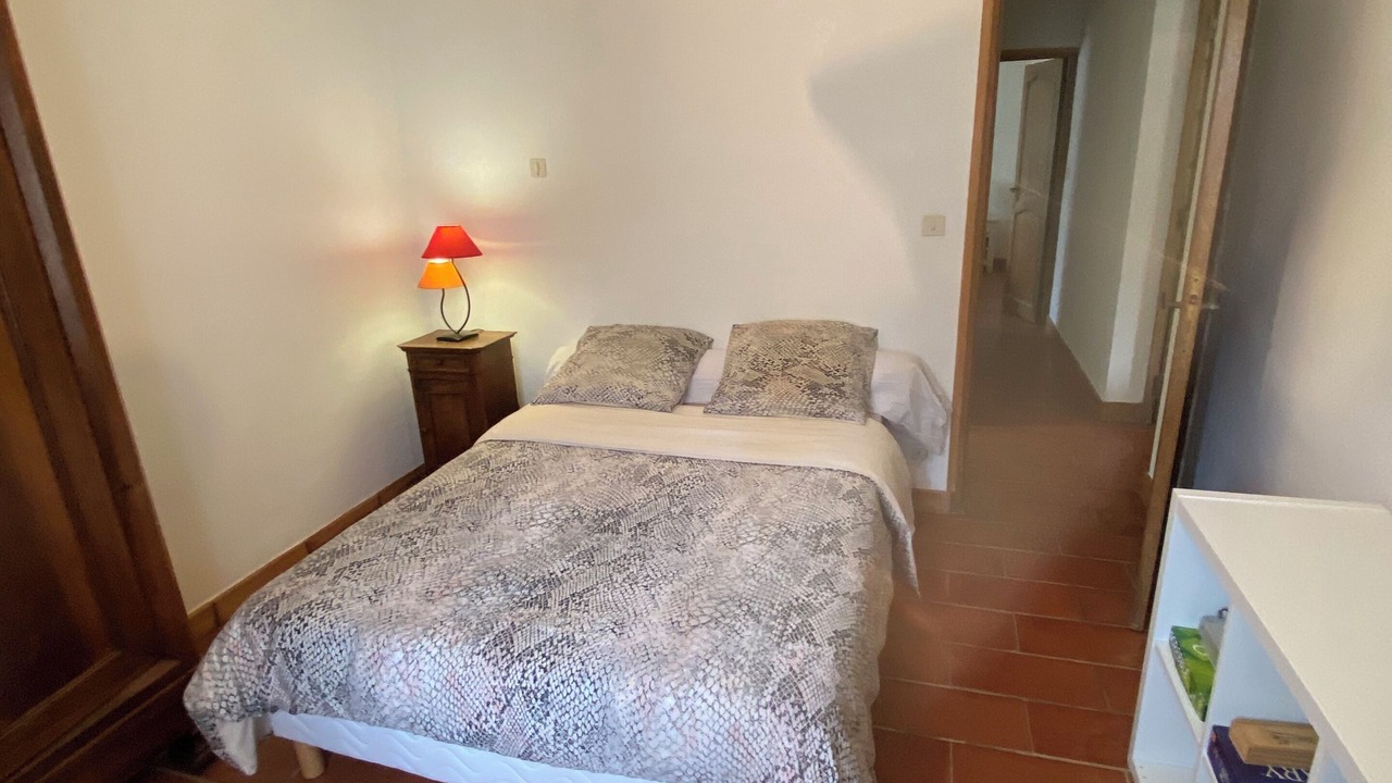 Photo of Bedroom in Collias