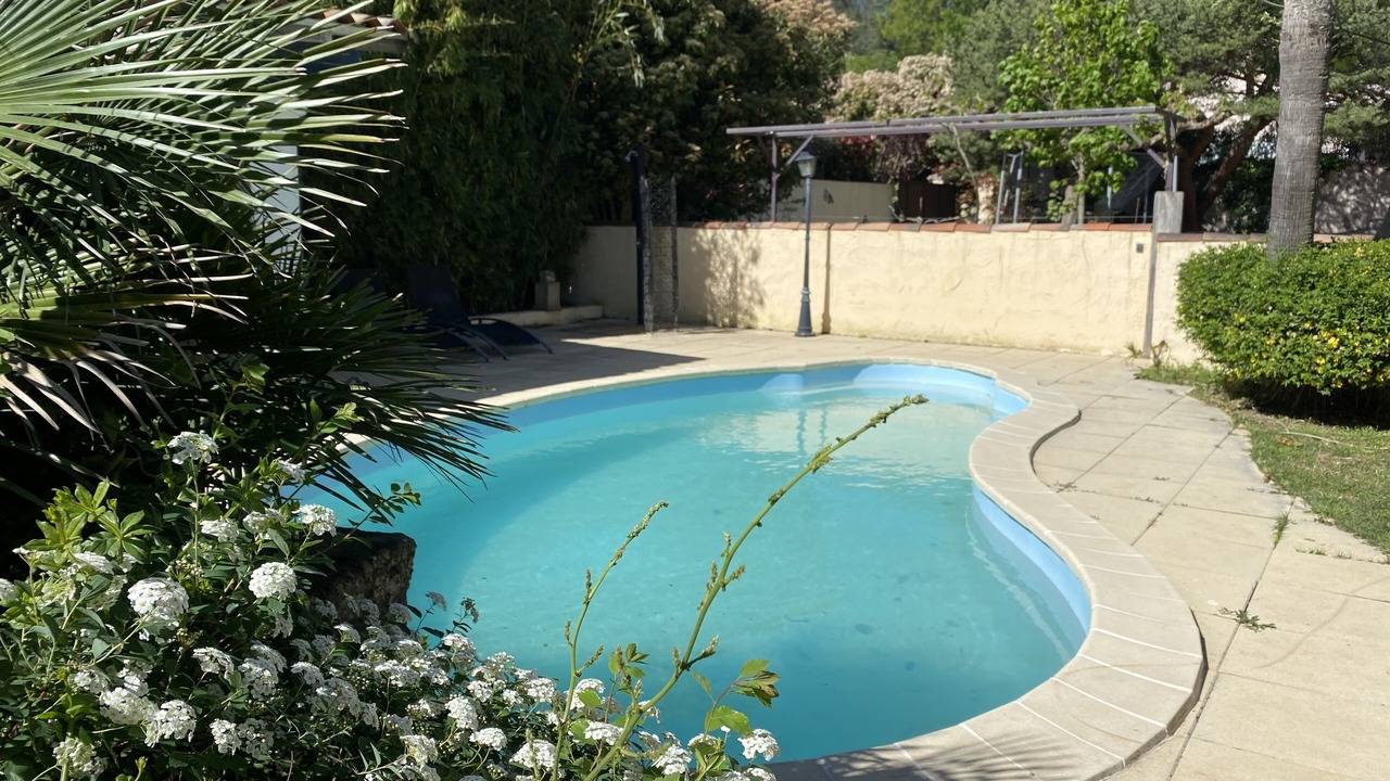 Photo of Outdoor in Collias