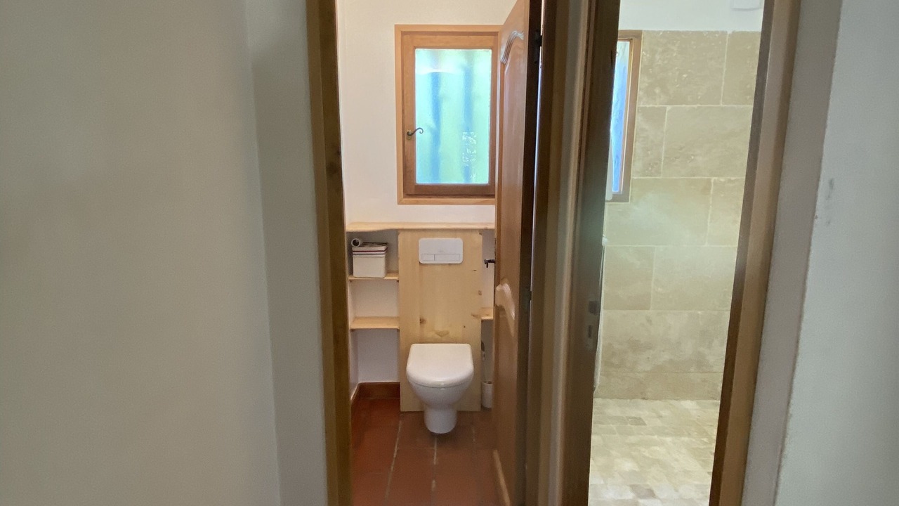 Photo of Bathroom in Collias