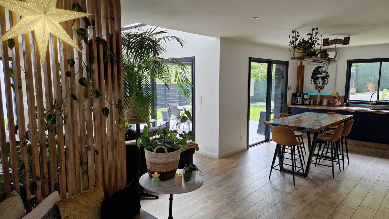 Photo of Others in Orsay