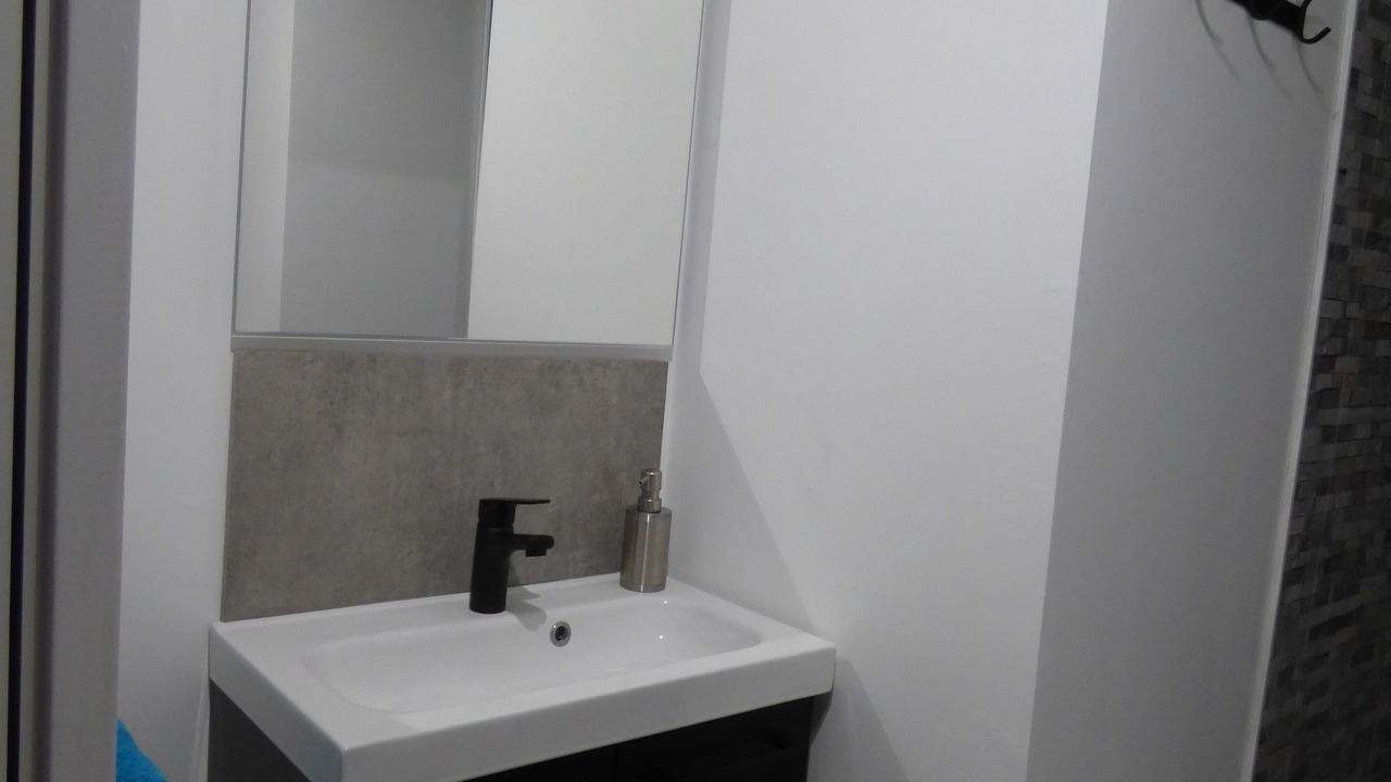 Photo of Bathroom in Carvin
