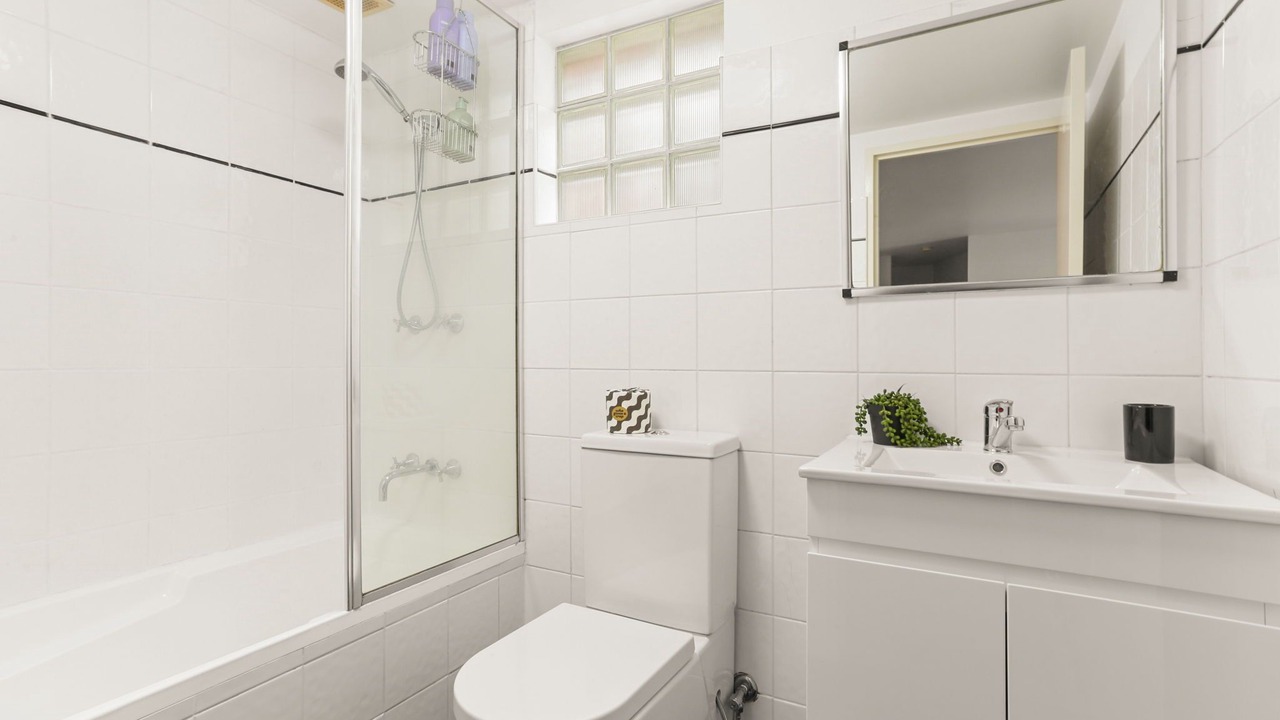 Photo of Bathroom in Woolloomooloo