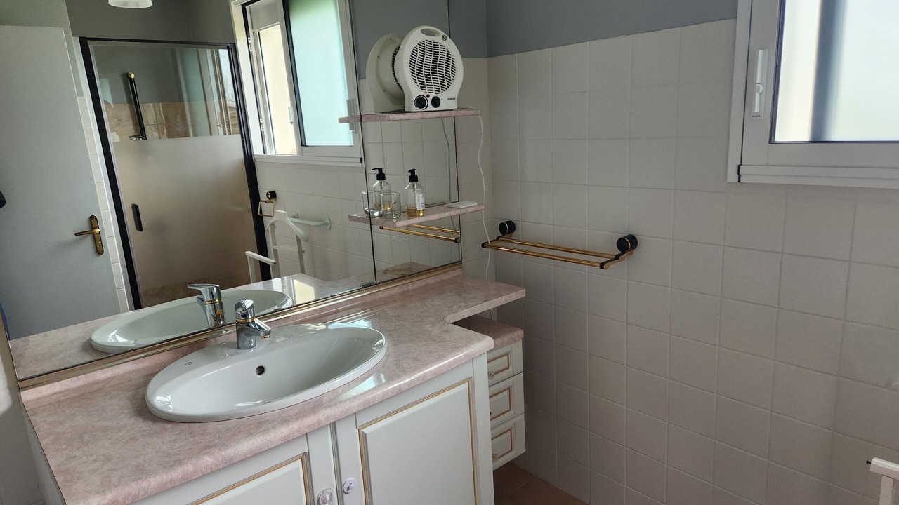 Photo of Bathroom in Saint-Michel-en-l'Herm