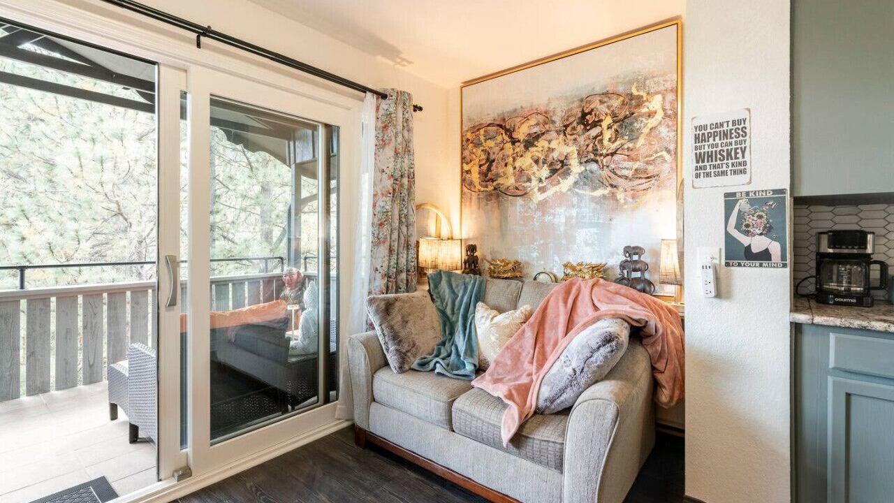 Photo of Livingroom in Green Mountain Falls