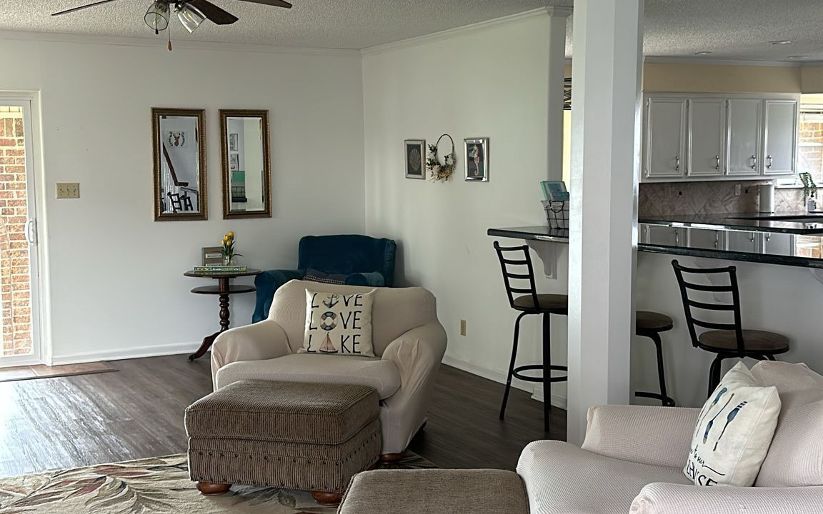 Photo of Livingroom in West Livingston