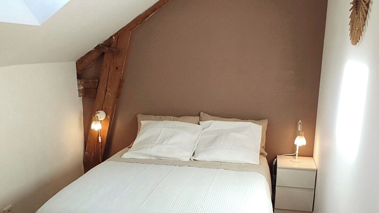 Photo of Bedroom in Campan