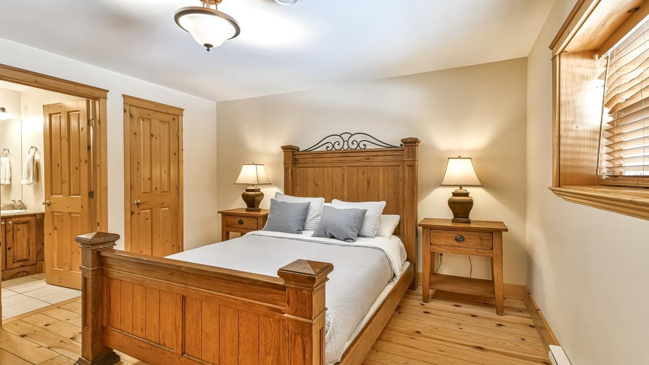 Photo of Bedroom in Fiddler Lake Resort