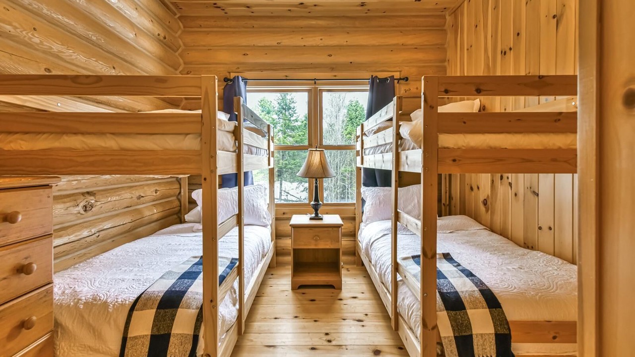 Photo of Bedroom in Fiddler Lake Resort