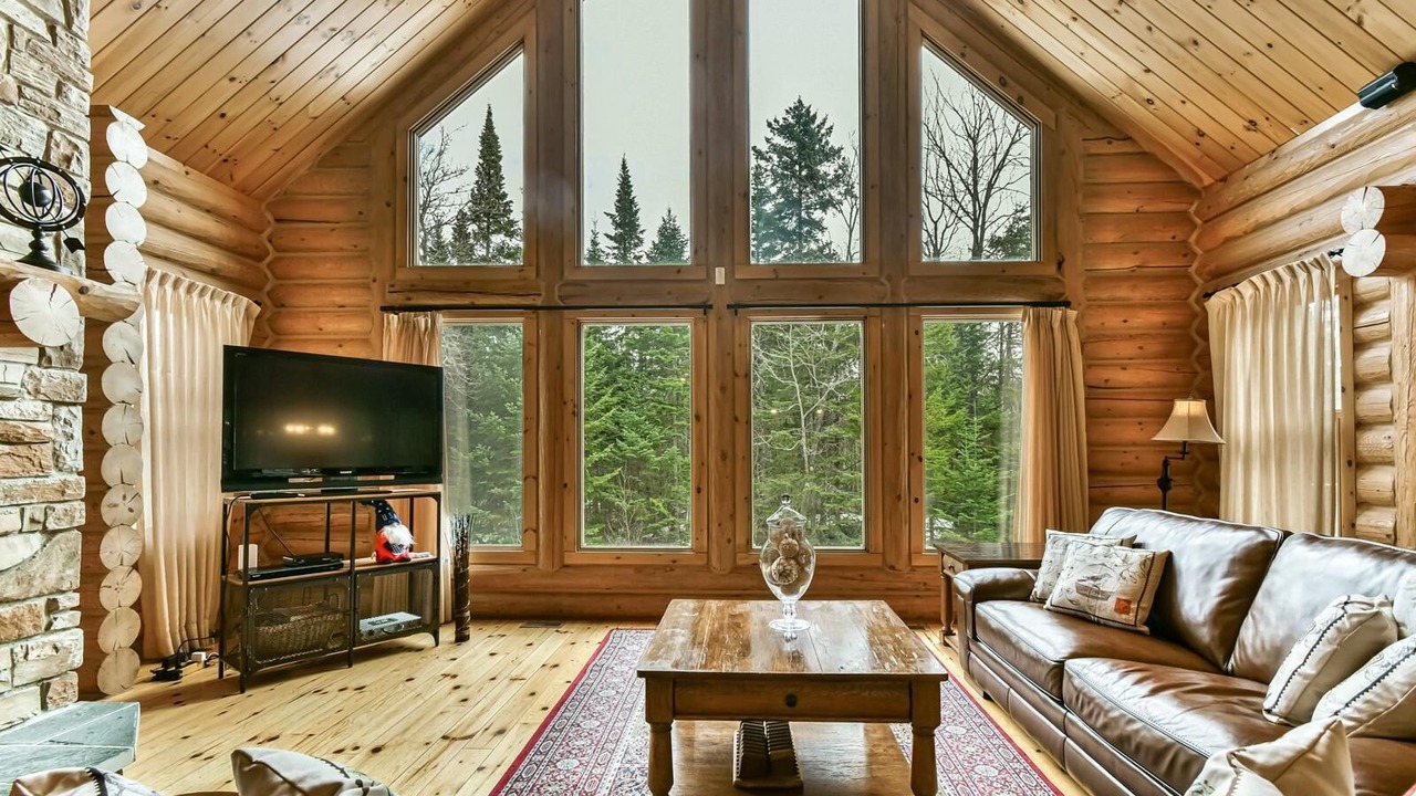 Photo of Livingroom in Fiddler Lake Resort