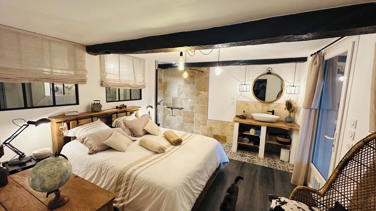 Photo of Bedroom in Caraman
