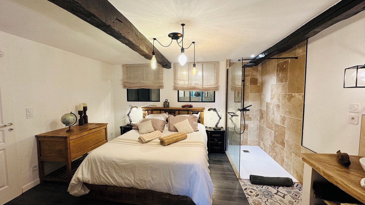 Photo of Bedroom in Caraman