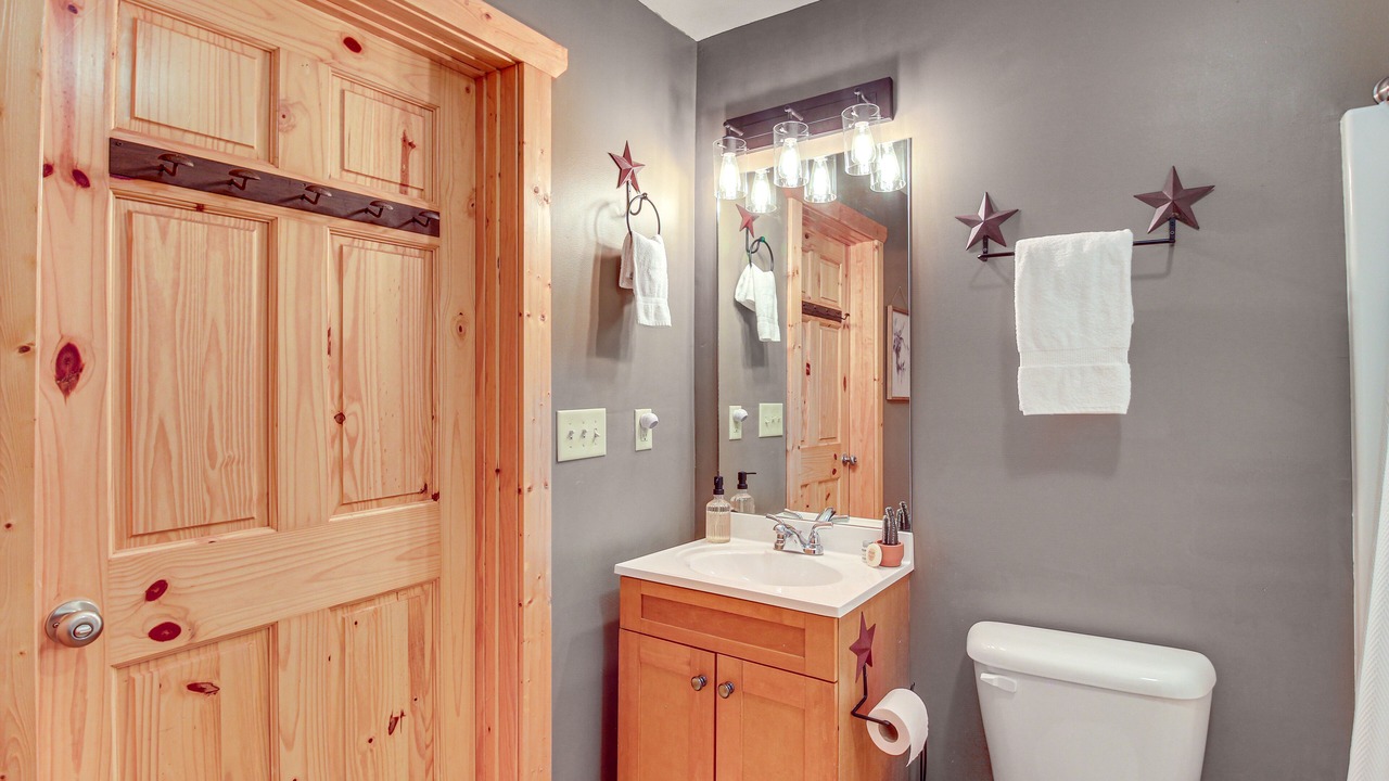 Photo of Bathroom in Talking Rock