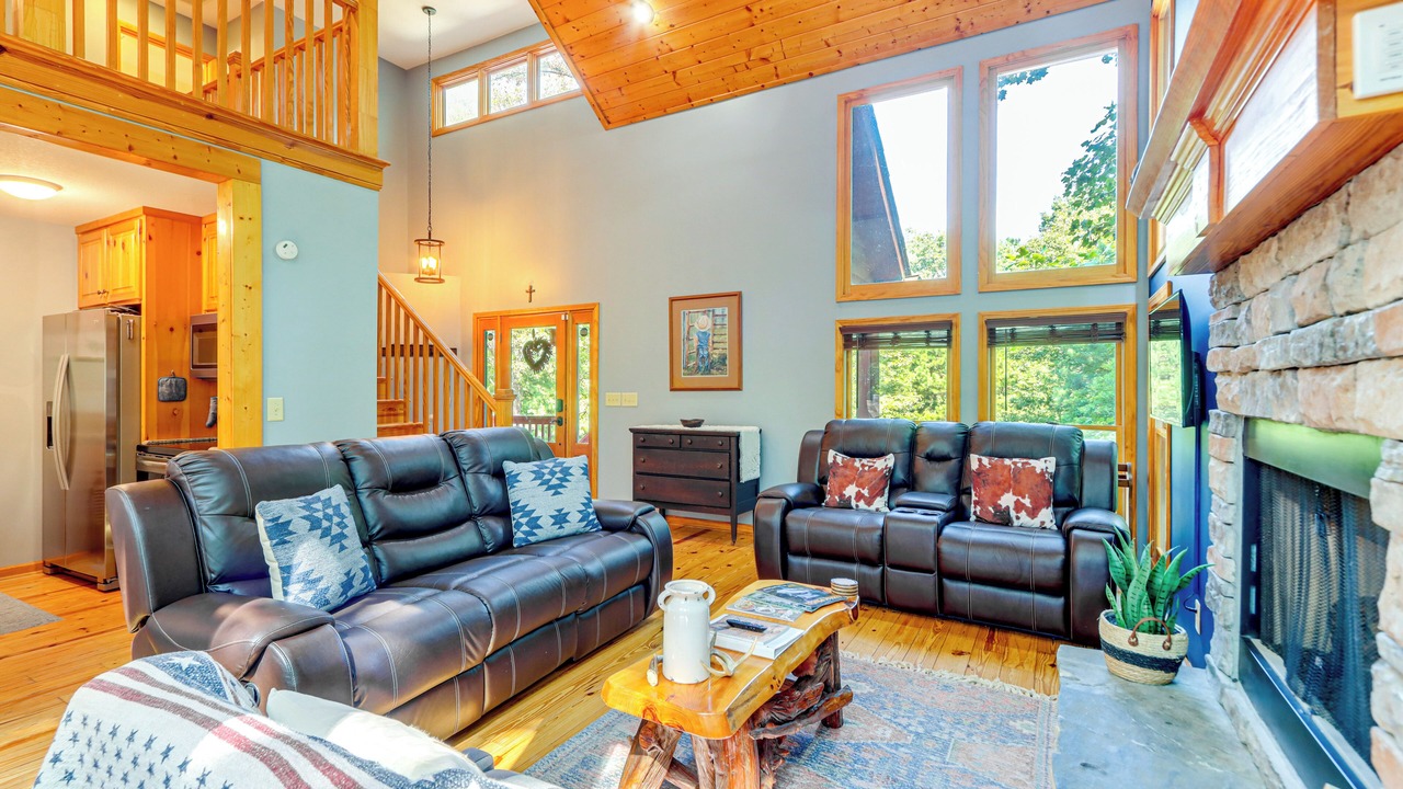Photo of Livingroom in Talking Rock