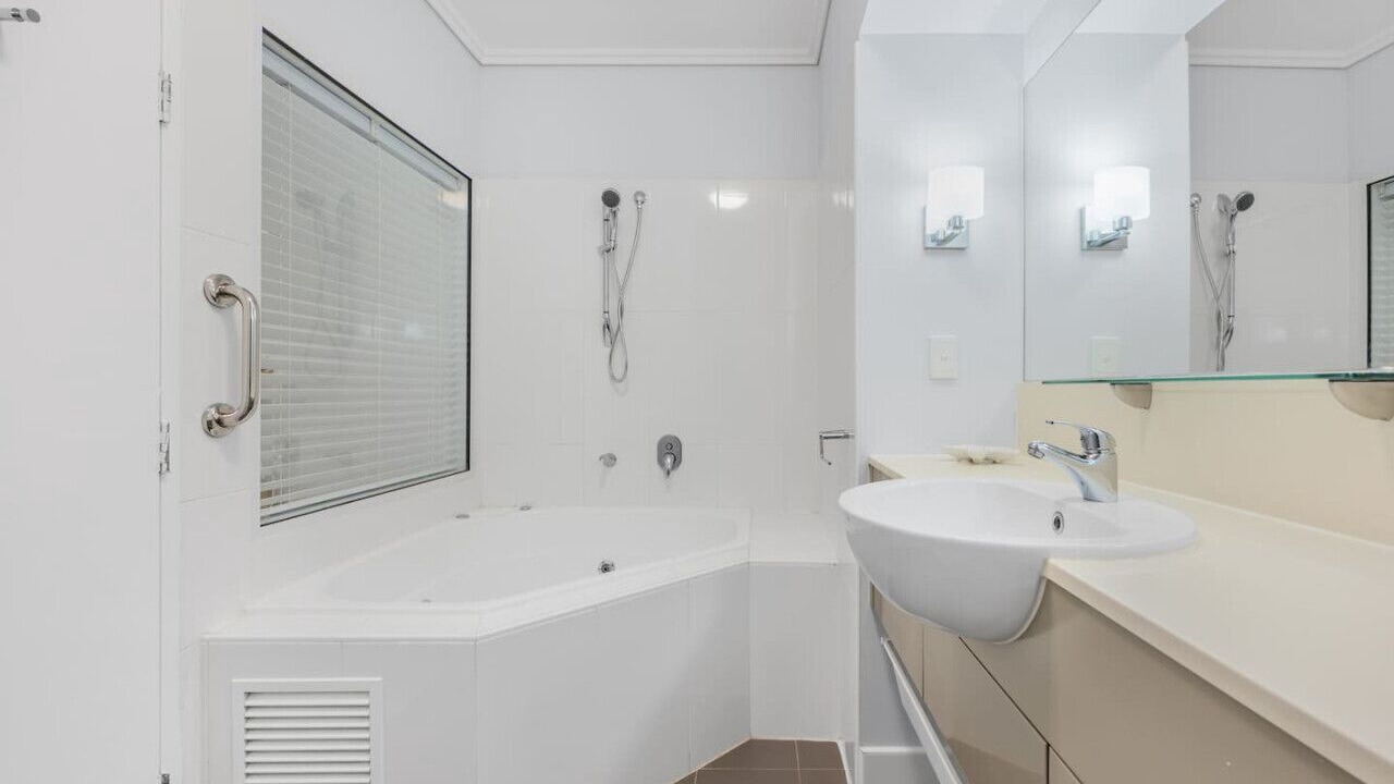 Photo of Bathroom in Urangan