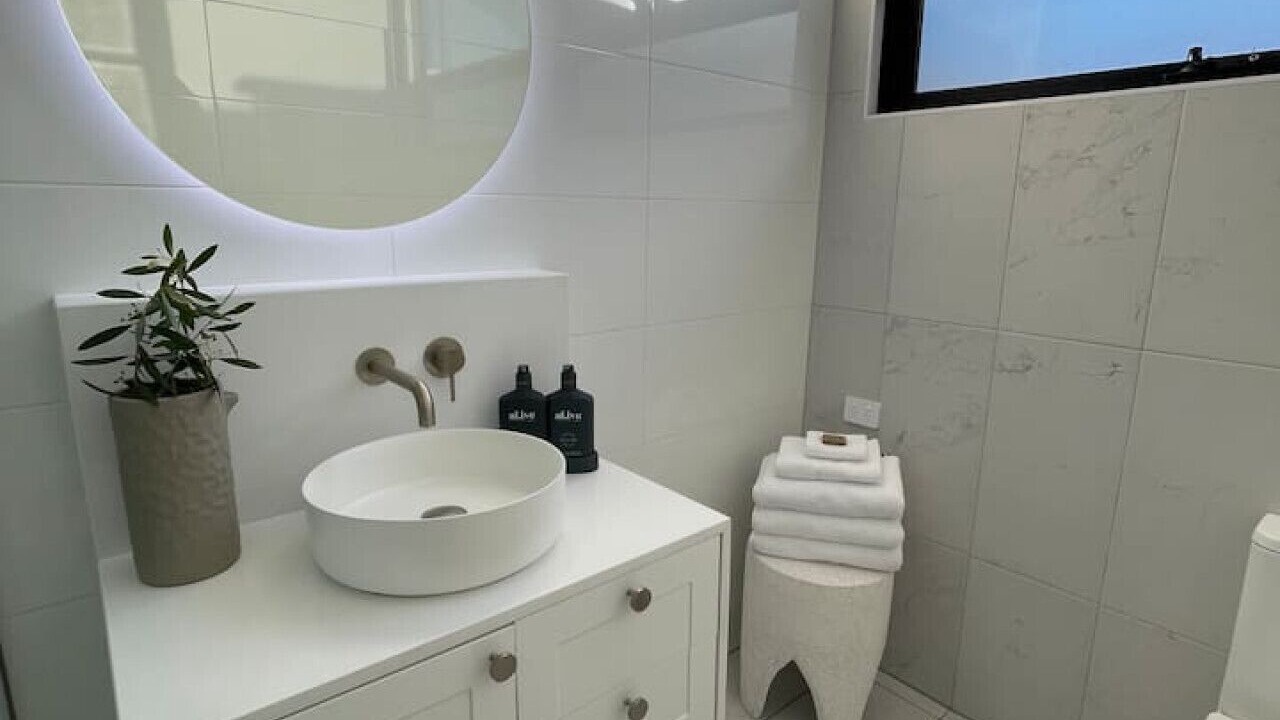 Photo of Bathroom in Lakes Entrance