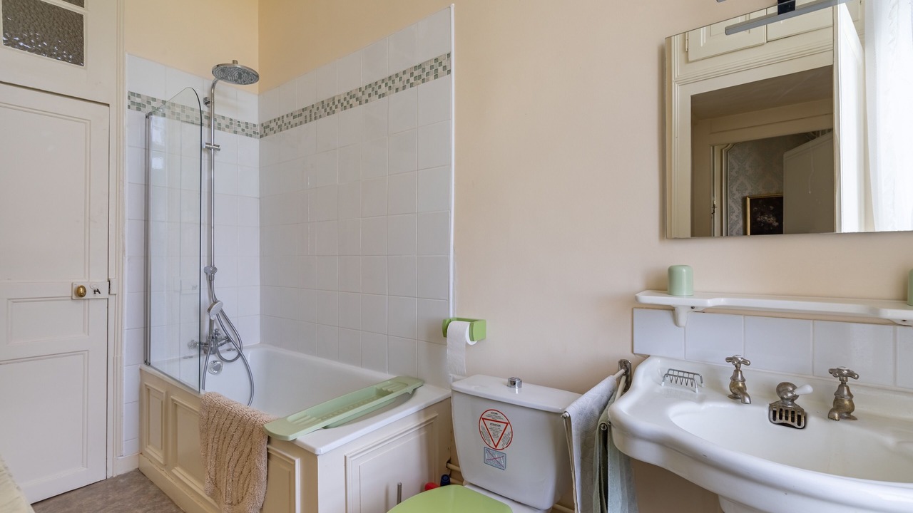 Photo of Bathroom in Dangeul