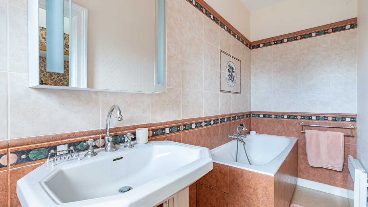 Photo of Bathroom in Dangeul