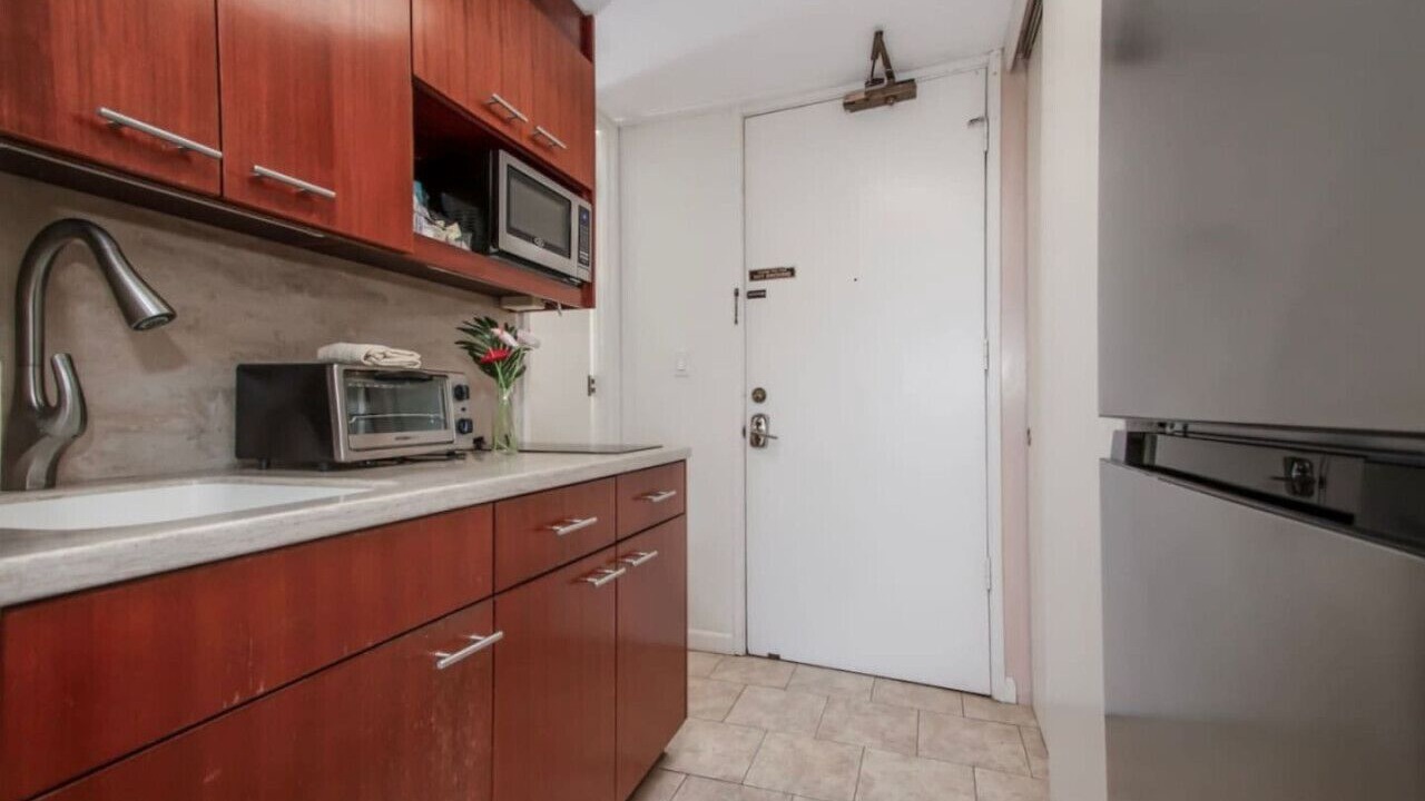 Photo of Kitchen in Diamond Head - Kapahulu - St. Louis