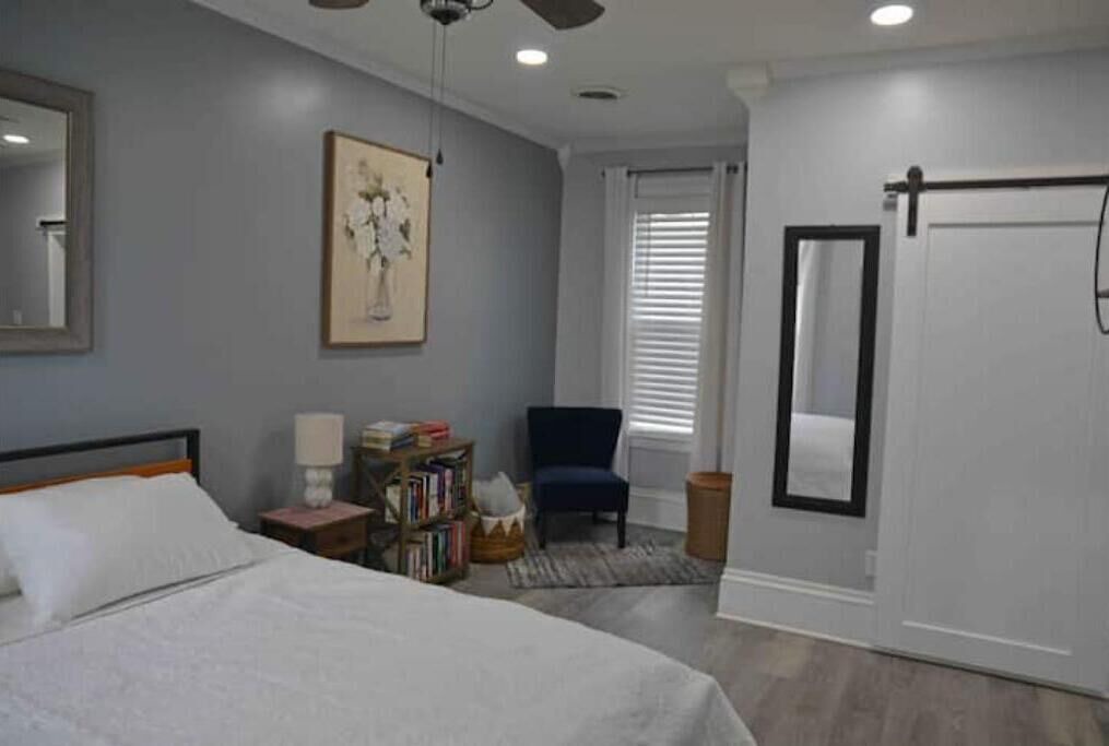 Photo of Bedroom in Oswego