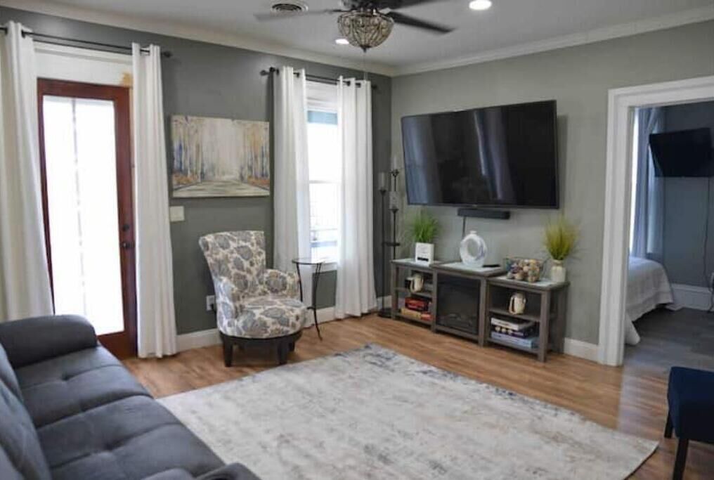 Photo of Livingroom in Oswego