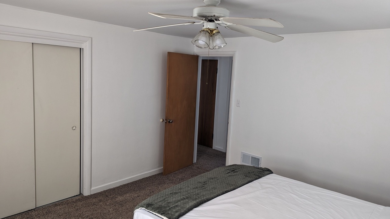 Photo of Bedroom in Manitowoc