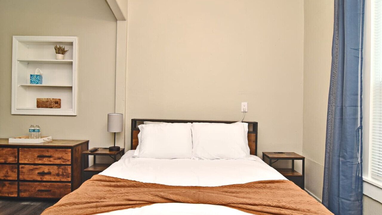 Photo of Bedroom in Winter Garden