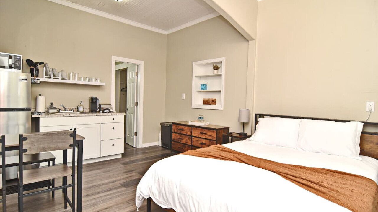 Photo of Bedroom in Winter Garden
