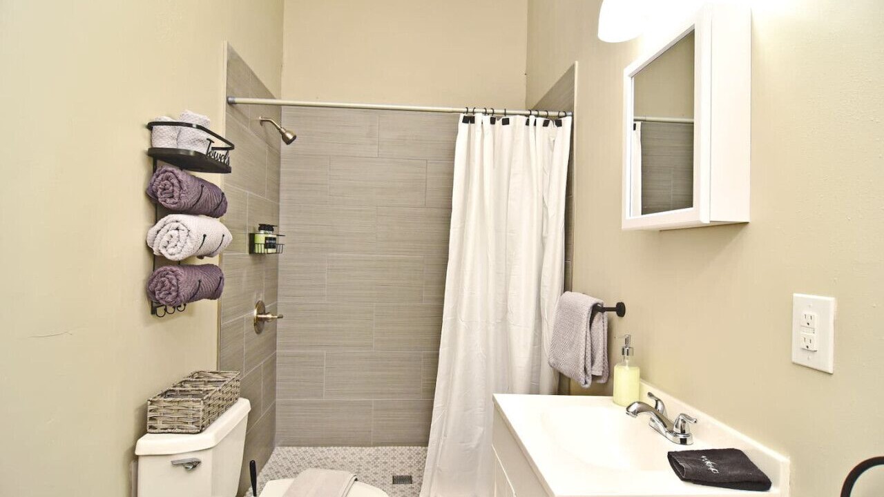 Photo of Bathroom in Winter Garden