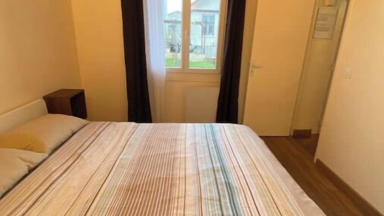 Photo of Bedroom in Louvres