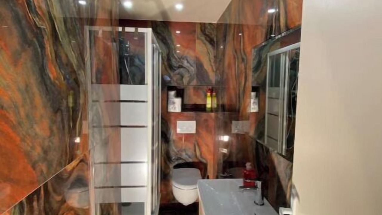 Photo of Bathroom in Louvres