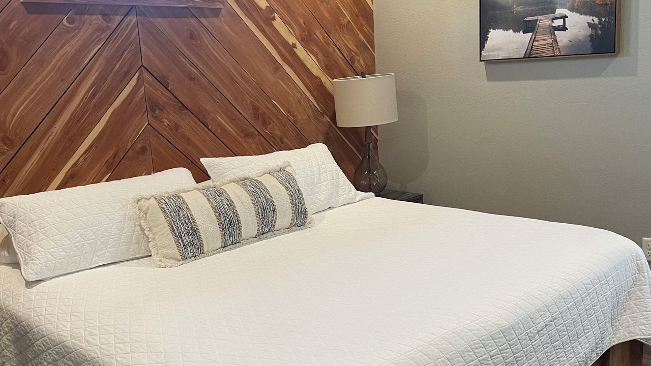 Photo of Bedroom in Glenwood