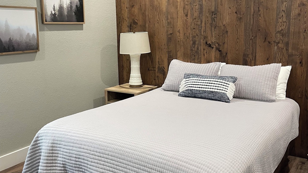 Photo of Bedroom in Glenwood