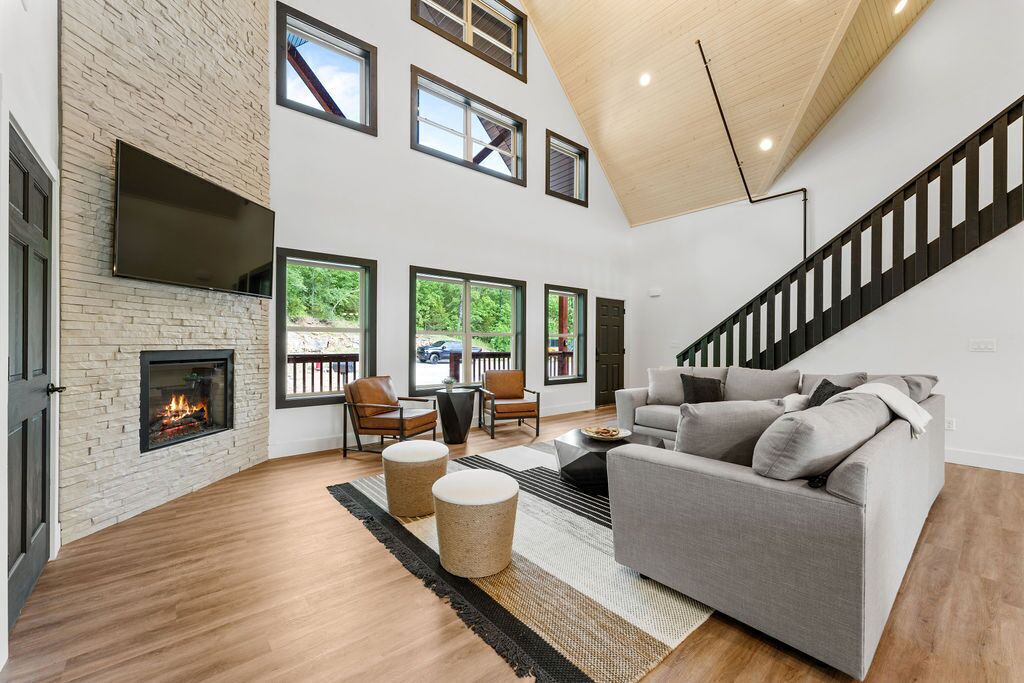 Photo of Bedroom in Reeds Spring