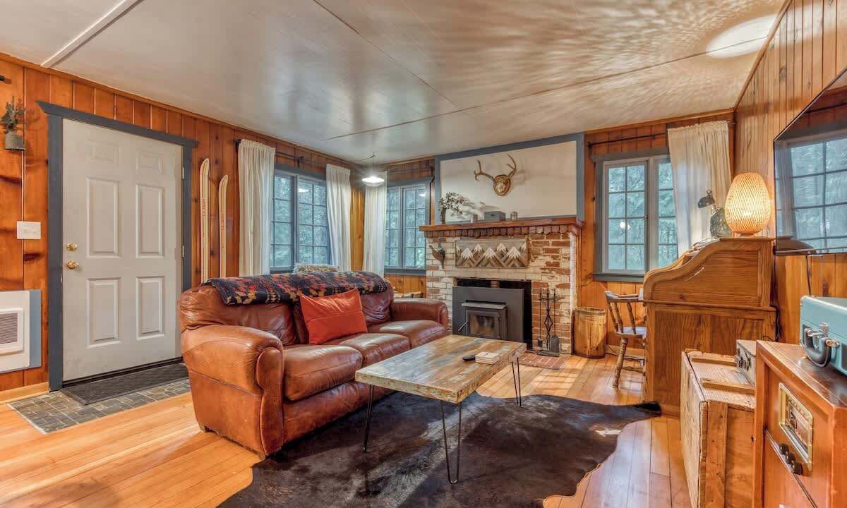 Photo of Livingroom in Mount Hood Village