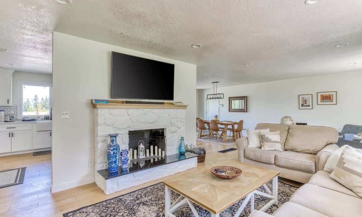 Photo of Livingroom in Rock Creek