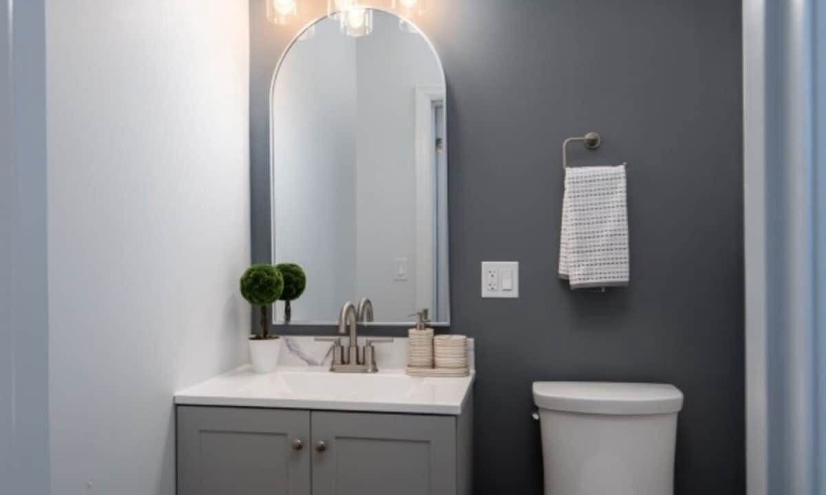 Photo of Bathroom in Des Plaines