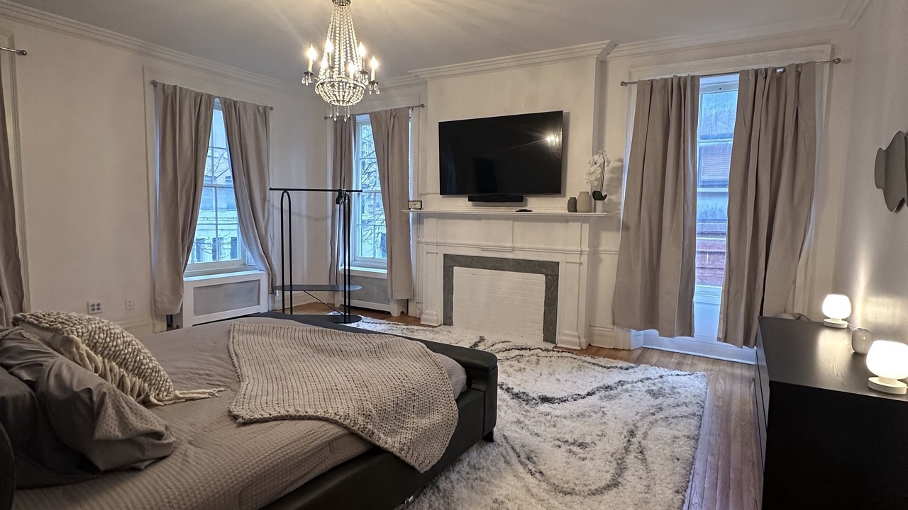 Photo of Others in Troy