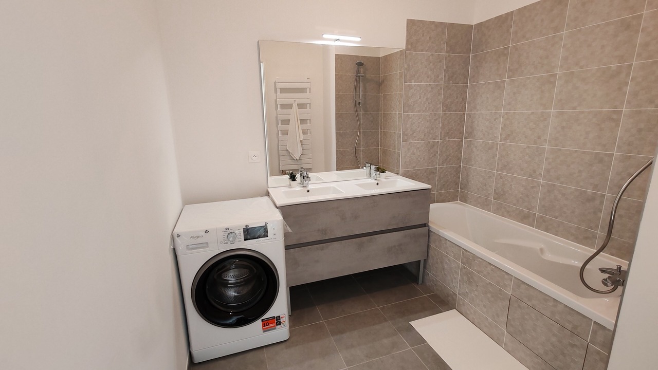 Photo of Bathroom in Zone d'amenagement concerte des Docks