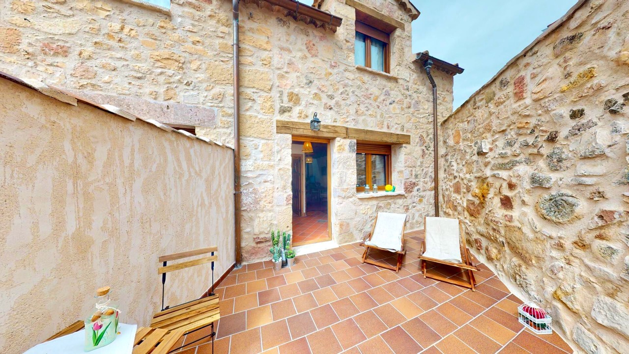 Photo of Patio Balcony in Caballar