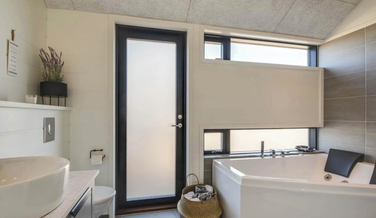 Photo of Bathroom in Vrist Strand
